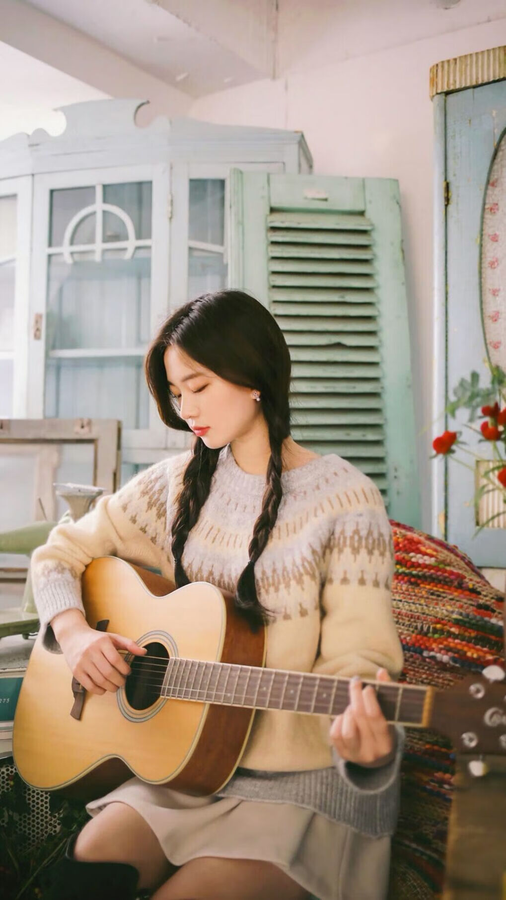 2017年总决赛第二场:骑士在主场以多点开花战术击败勇士,勒布朗贡献33分和11个篮板,带队暂时领先。